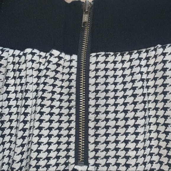 La Rok Houndstooth Skirt - Picture 5 of 8